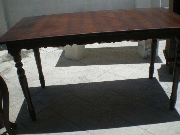 mesa   com pe  torneado